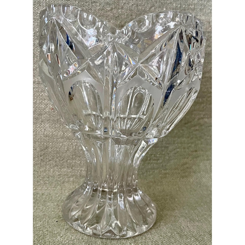 Vintage Cut Crystal Heart Shaped Pedestal Vase Scalloped Edge Clear Glass 6.5in